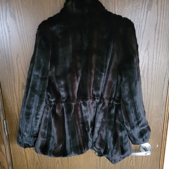 NWOT Gorgeous White House Black Market Faux Fur Black Mink Jacket S - Picture 13 of 13